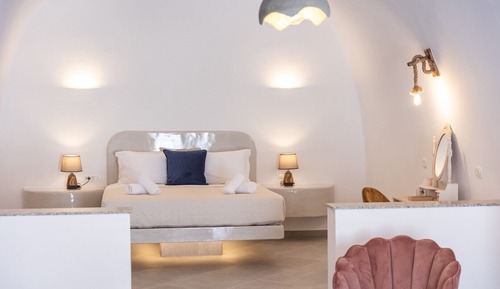 Executive Cave Suite, Jetted & Heated Plunge Pool, Sea & Sunset View