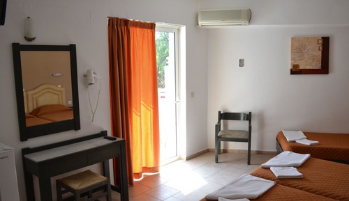Triple Room (2 adults + children)