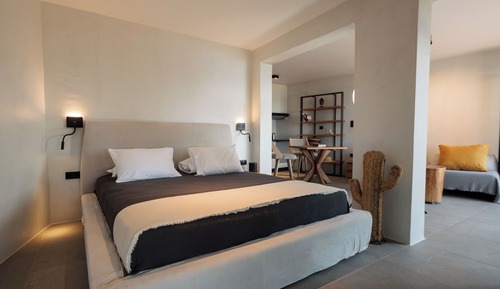 Superior Studio Suite, 1 Bedroom, Sea View, Beachfront