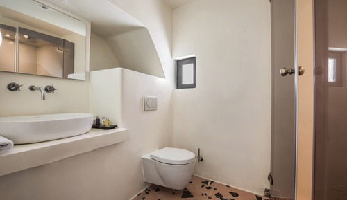 Grand Cave Suite with indoor Hot Tub, Caldera & Sea View