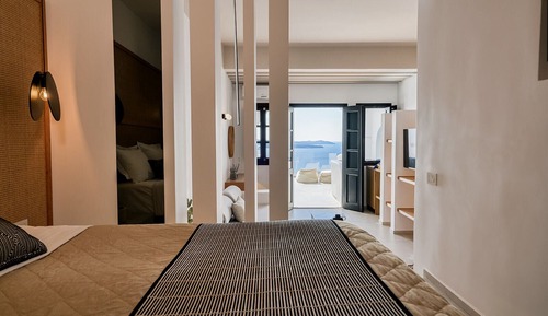 Honeymoon Suite, Hot Tub