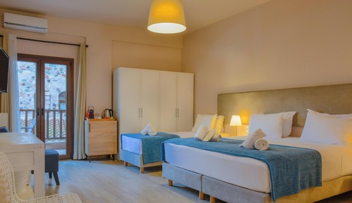 Superior Triple Room (Partial Meteora View)