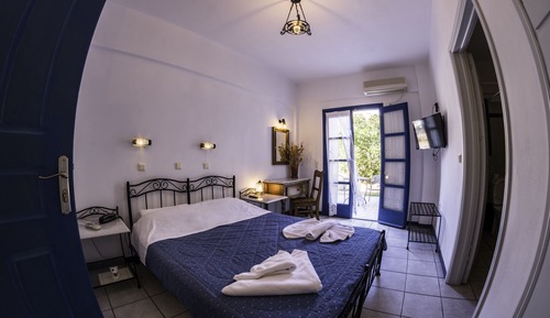 Classic Double Room, Poolside
