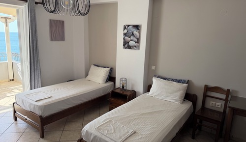 Comfort Triple Room