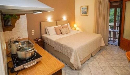 Economy Double Room, Garden View