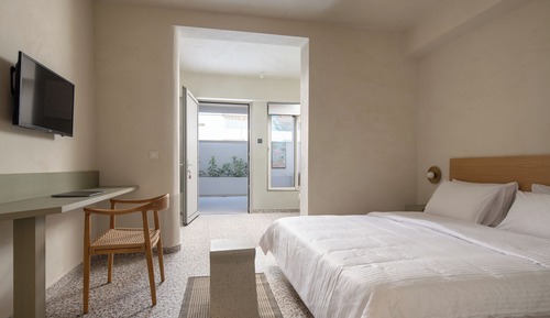 Deluxe Suite, Balcony