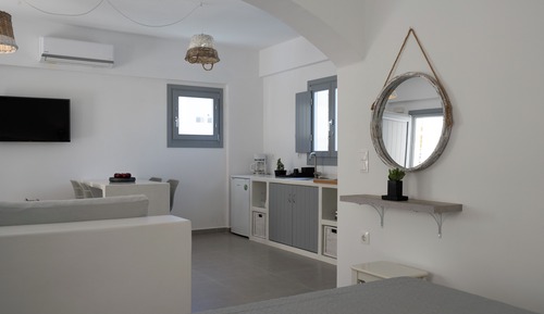 Junior Double Room, Pool View
