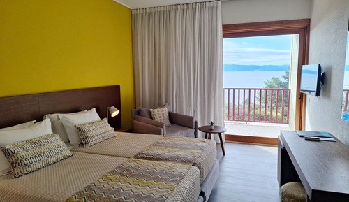 Standard Room, Partial Sea View