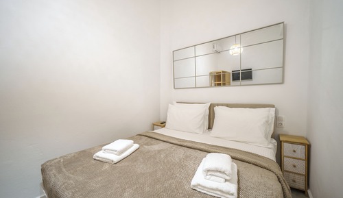 Basic Apartment, Balcony