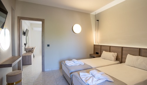 Apartment, 2 Bedrooms, Pool View