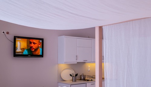 Honeymoon Suite