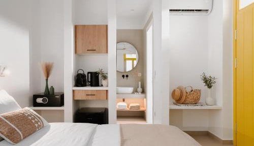 Junior Suite with Shared Pool