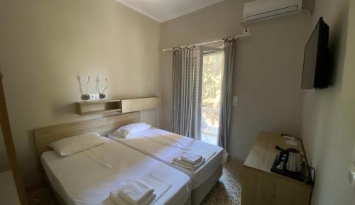 Standard Twin Room with Garden View