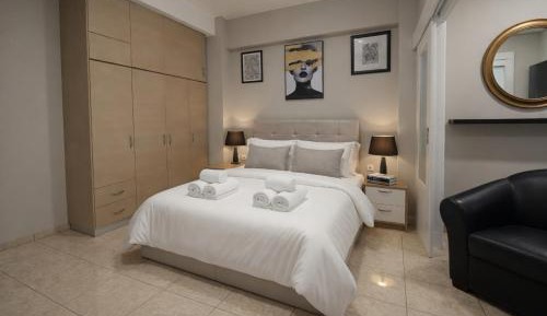 Superior One-Bedroom Apartment