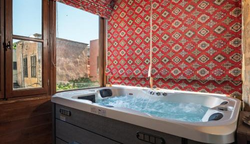 Double Suite with In-Room Jacuzzi - First Floor