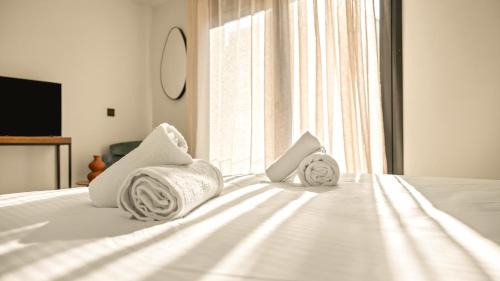 Triple Superior Room with Balcony & City View