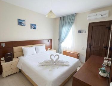 Deluxe Double or Twin Room with Sea View