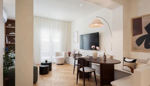 Three-Bedroom Apartment with Balcony