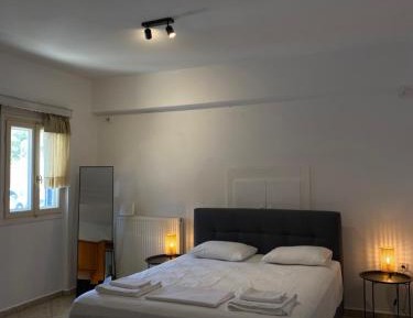 Superior One-Bedroom Apartment