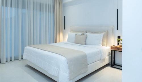Two-Bedroom Deluxe Apartment with Balcony