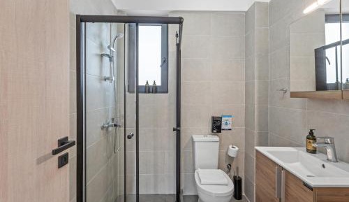 Two-Bedroom Deluxe Apartment with Balcony