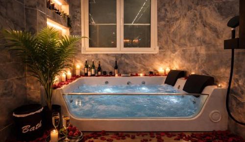 Studio with Spa Bath