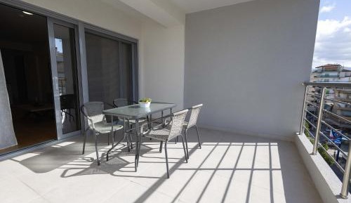 Two-Bedroom Apartment with City View