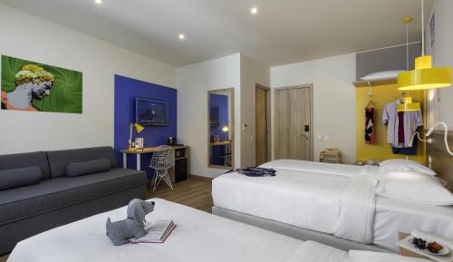 Premium Friends and Family Room