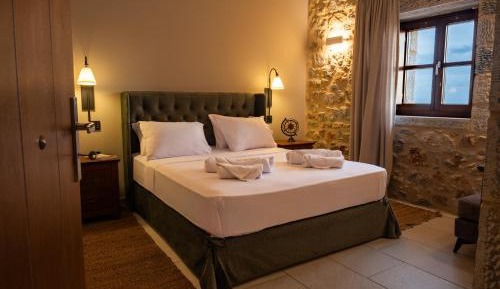 Deluxe King Suite