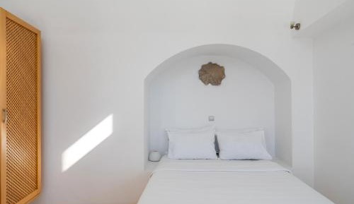 Executive Suite with Panoramic Caldera View