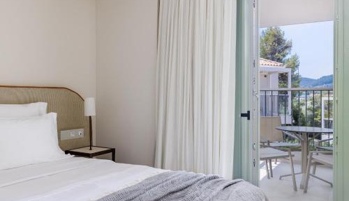 Deluxe Suite with Sea View
