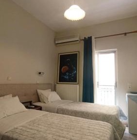 Standard Twin Room with Mountain View