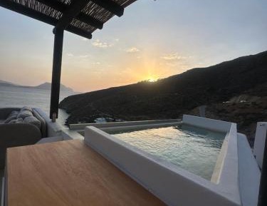 Suite with Hot Tub