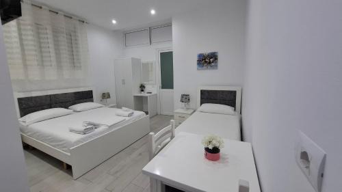 Basic Triple Room