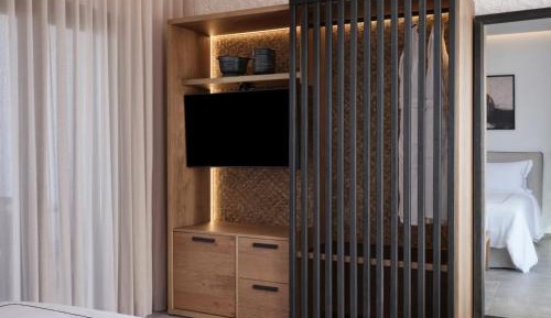 Signature Suite with Heated Jetted Tub & Sea View