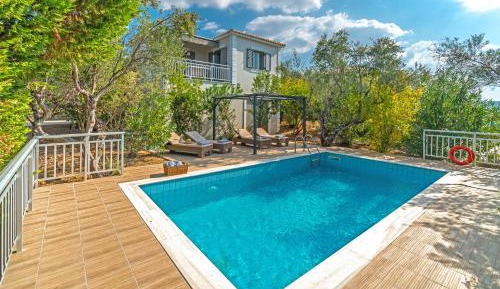 One-Bedroom Villa (2 Adults + 2 Children)