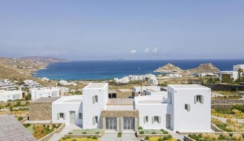 Three-Bedroom Holiday Home 