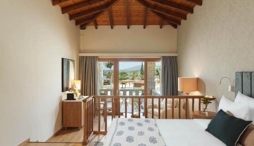 Deluxe Room with Sea View