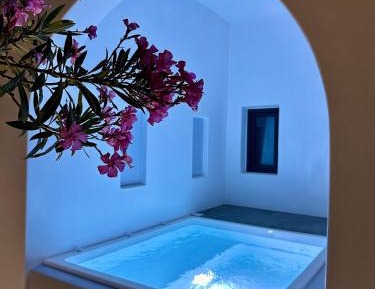Annex Suite with Outdoor Jacuzzi – No View