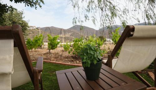 One-Bedroom Apartment (3 Adults) with Garden View