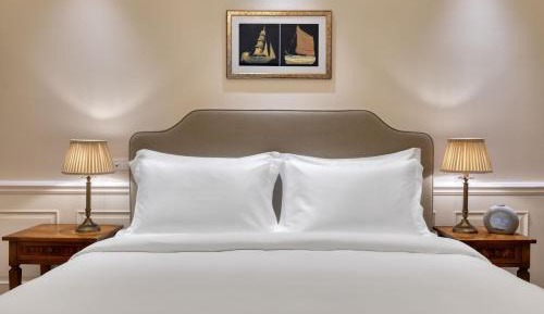 Classic, Guest room, 1 King, Courtyard view