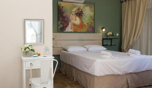Standard Triple Room with Sea View