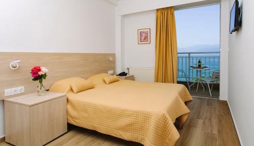 Deluxe Double Room with Balcony and Sea View