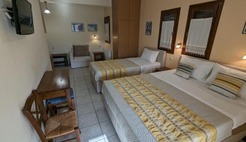 Studio with Pool View (3 Adults) 