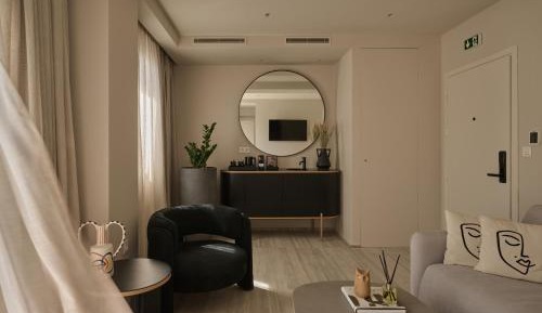 Acropolis One Bedroom King Suite
