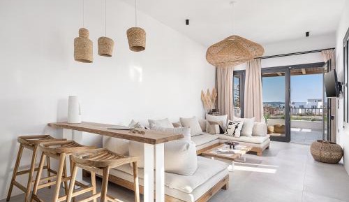 Sarakiniko Smart Suite