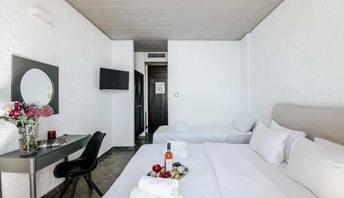 Deluxe Triple Room with Sea View