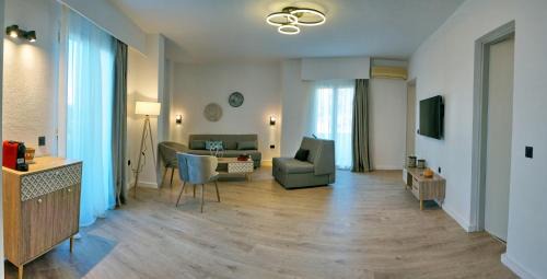 Deluxe King Suite