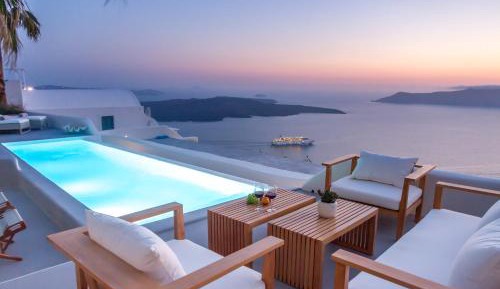 Three-Bedroom Villa with Private Pool and Caldera View