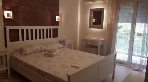 Deluxe One-Bedroom Apartment with Garden View